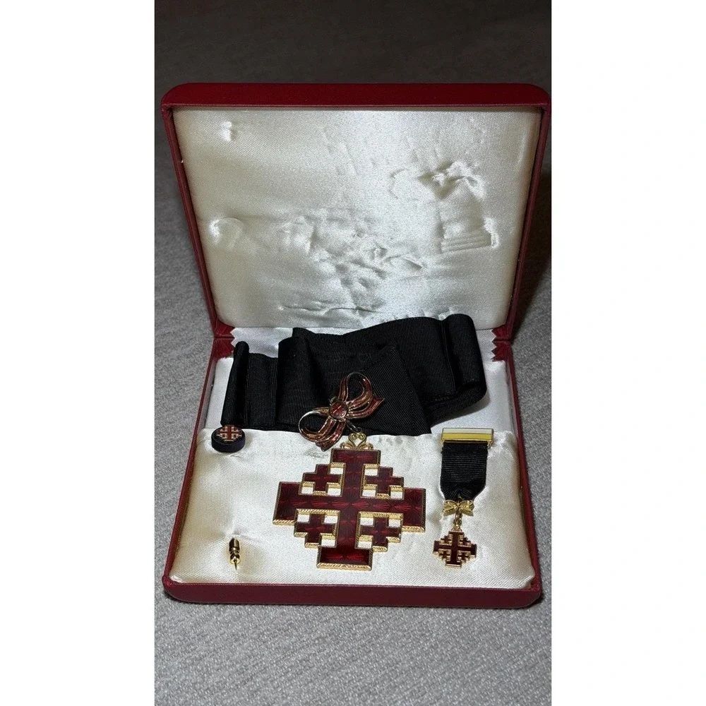 Vintage Jerusalem Cross Medal Set Red Enamel w/ Ribbon Pin Box